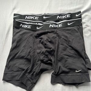 2 pairs of nike underwear